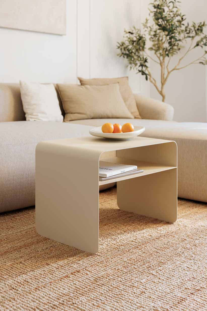 couchtisch-metall-mit-ablage-beige